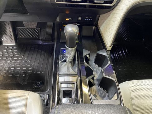 Used 2025 Toyota Camry XLE image 43