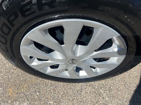 Used 2016 Nissan Rogue S image 40