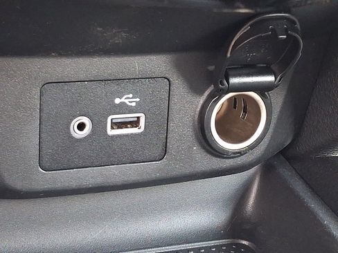 Used 2019 Nissan Rogue SV AWD/4WD image 23
