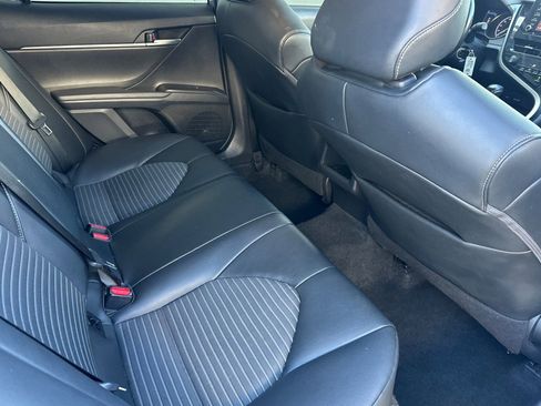 Used 2021 Toyota Camry SE FWD image 17