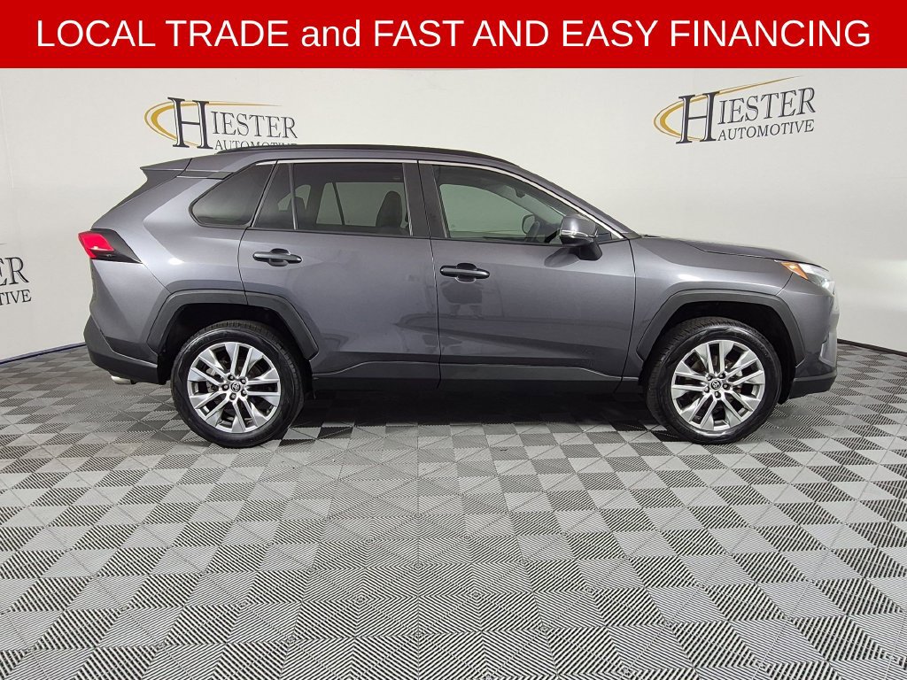 Used 2022 Toyota RAV4 XLE Premium FWD image 3