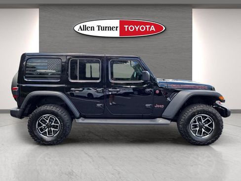 Used 2024 Jeep Wrangler Unlimited Rubicon w/ Convenience Group AWD/4WD image 5