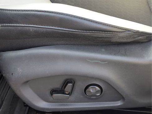 Used 2018 Jeep Compass Latitude w/ Popular Equipment Group image 17