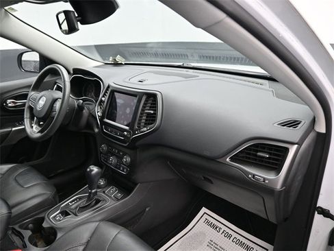 Used 2021 Jeep Cherokee Latitude Lux w/ Comfort/Convenience Group image 8