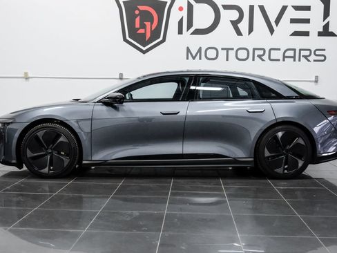 Used 2024 Lucid Air Touring image 11
