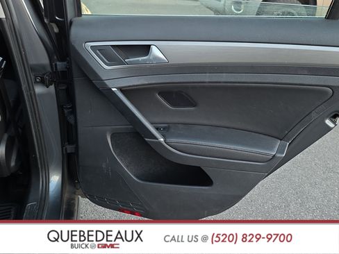 Used 2015 Volkswagen Golf SE image 25