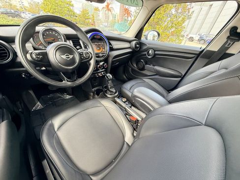 Used 2017 MINI Cooper 4-Door Hardtop image 20