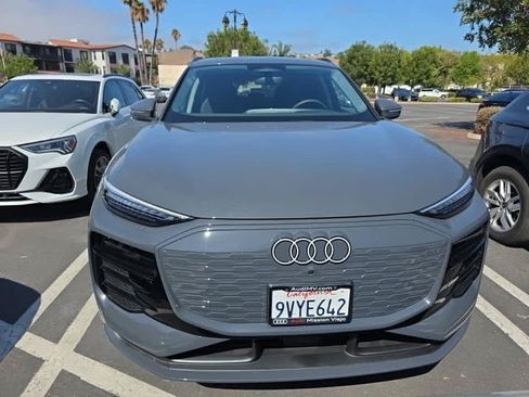 Used 2025 Audi Q6 e-tron Premium Plus w/ Premium Plus AWD/4WD image 2