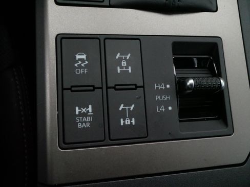 Used 2025 Toyota Land Cruiser image 25