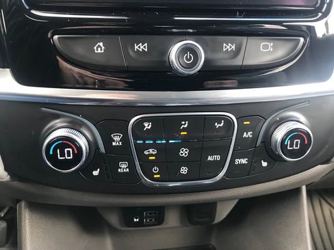 Used 2020 Chevrolet Traverse LT w/ LT Premium Package image 28