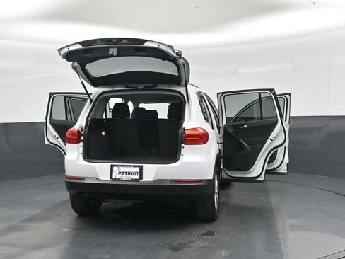Used 2018 Volkswagen Tiguan Limited image 48