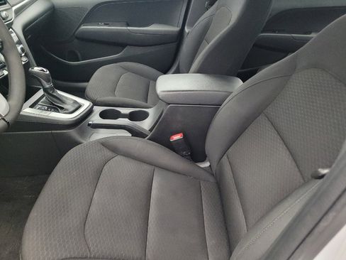 Used 2020 Hyundai Elantra SE w/ Cargo Package (C1) image 17