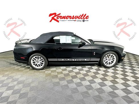 Used 2012 Ford Mustang Convertible image 8