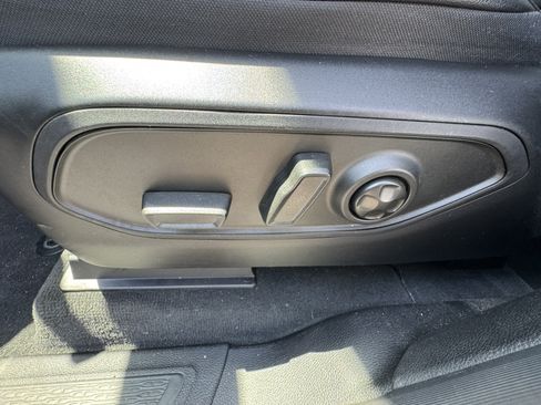 Used 2024 Jeep Grand Cherokee L Limited RWD image 10