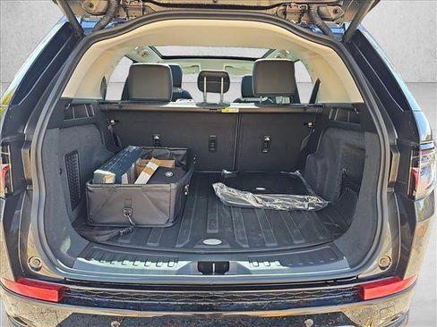 Certified 2024 Land Rover Discovery Sport S image 7