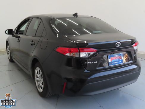 Used 2026 Toyota Corolla LE FWD image 5