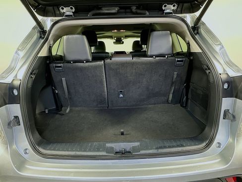 Used 2024 Toyota Highlander XLE image 26