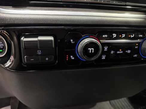 Used 2024 Chevrolet Silverado 2500 LTZ image 34