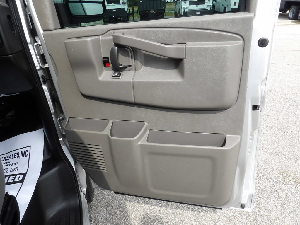 Used 2023 GMC Savana 2500 w/ Driver Convenience Package RWD image 31