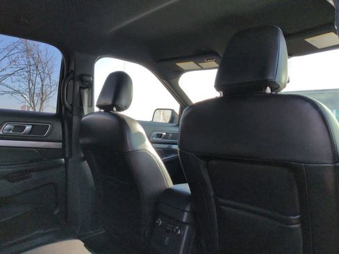 Used 2019 Ford Explorer XLT w/ Equipment Group 202A image 15