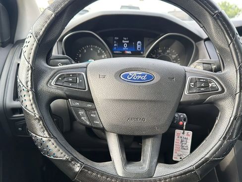 Used 2015 Ford Focus SE FWD image 81