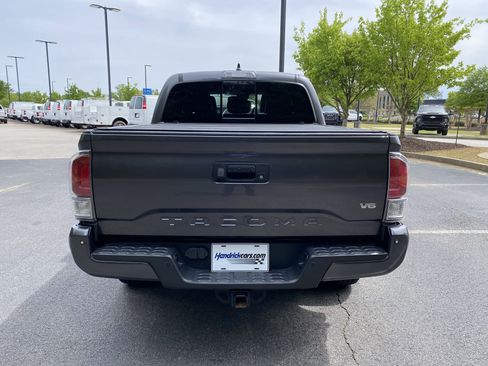 Used 2021 Toyota Tacoma TRD Off-Road w/ TRD Premium Off Road Package image 8