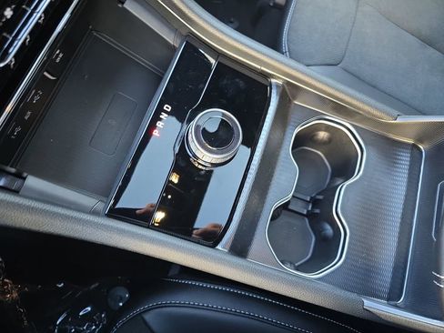 New 2025 Jeep Grand Cherokee Laredo image 25