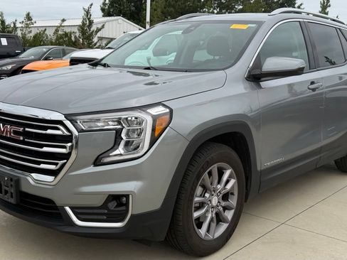 Used 2023 GMC Terrain SLT AWD/4WD image 1