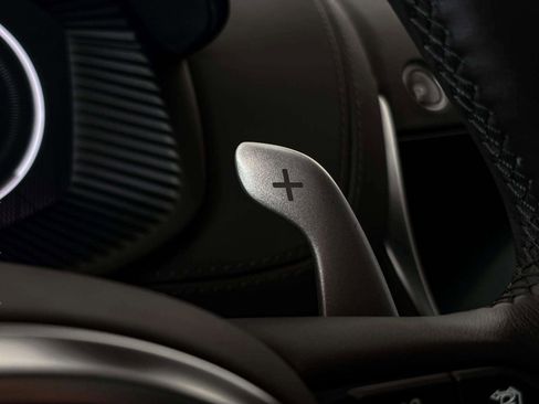 Used 2024 Aston Martin DBX image 26