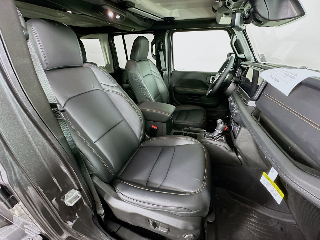 New 2026 Jeep Wrangler Unlimited Sahara AWD/4WD image 36