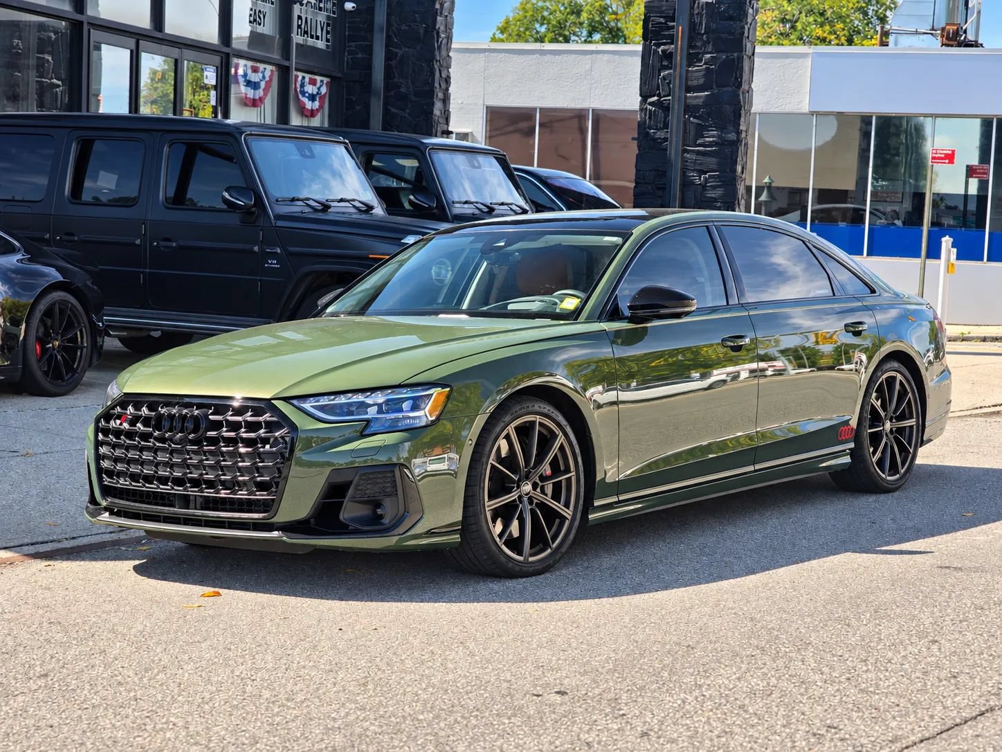 Used 2023 Audi S8 w/ S8 Comfort Plus Package AWD/4WD image 5
