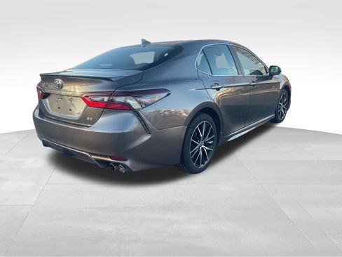 Used 2024 Toyota Camry SE image 5