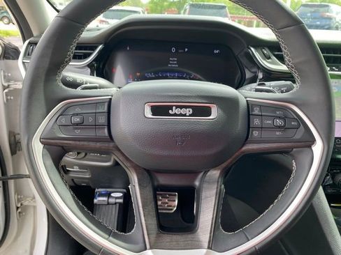 Used 2023 Jeep Grand Cherokee Limited w/ Trailer Tow Prep Group (B) AWD/4WD image 19