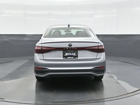 New 2026 Volkswagen Jetta SE FWD image 6