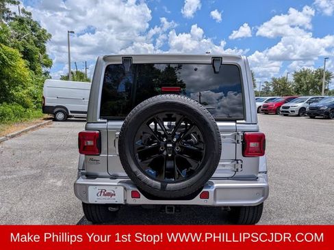 Used 2021 Jeep Wrangler Unlimited Sahara AWD/4WD image 4