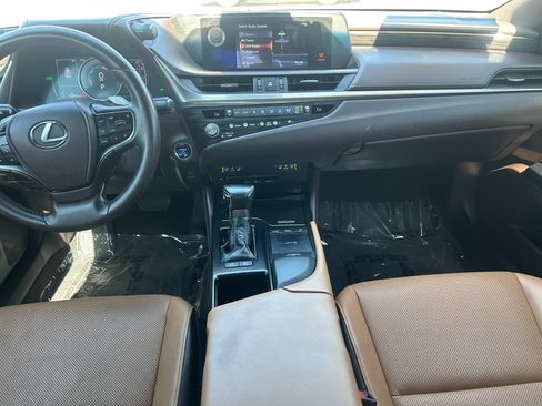 Used 2021 Lexus ES 300h w/ Premium Package FWD image 16