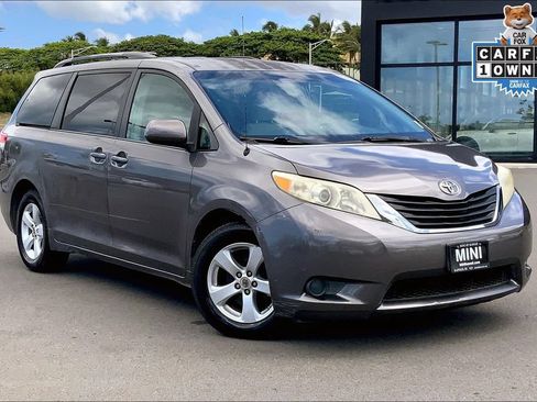 Used 2014 Toyota Sienna LE FWD image 29