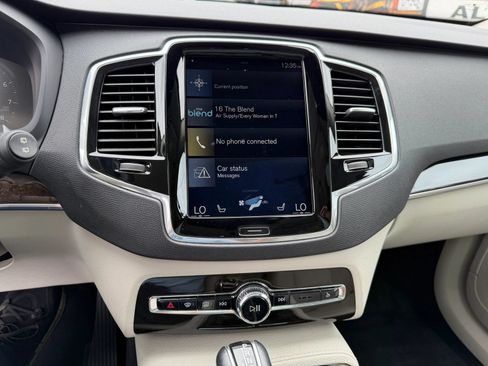Used 2018 Volvo XC90 T6 Momentum w/ Convenience Package AWD/4WD image 13