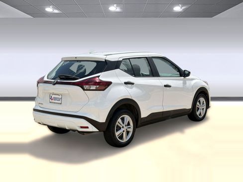 Used 2023 Nissan Kicks S FWD image 9