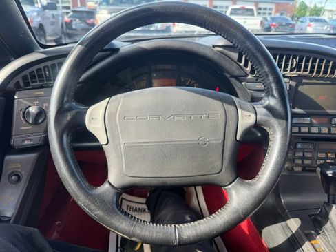 Used 1990 Chevrolet Corvette Convertible RWD image 29