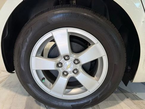 Used 2016 Chevrolet Cruze LT w/ Technology Package image 31