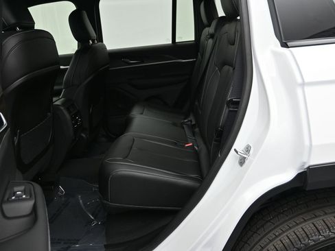 New 2025 Jeep Grand Cherokee Limited w/ Black Appearance Package AWD/4WD image 28