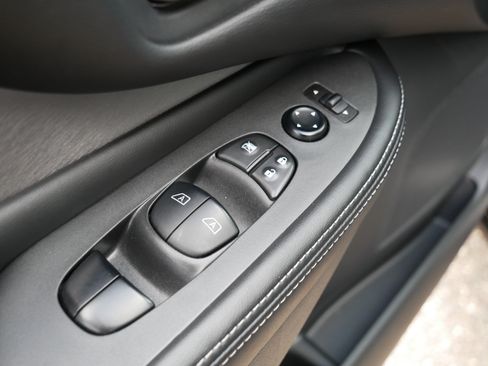 Certified 2024 Nissan Murano SV w/ SV Midnight Edition Package AWD/4WD image 19