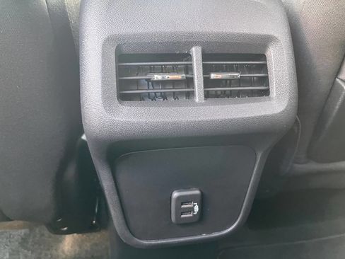 Used 2024 GMC Terrain SLE image 36