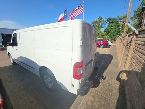 Used 2018 Nissan NV 2500 SV RWD image 8