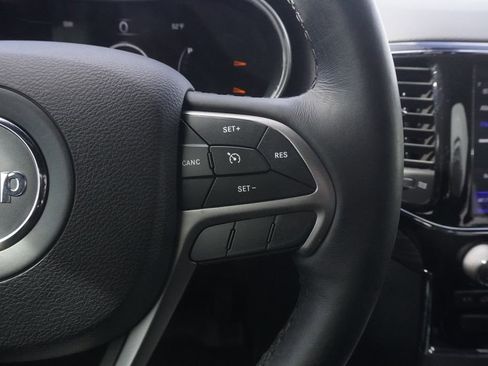 Used 2019 Jeep Grand Cherokee Altitude image 13