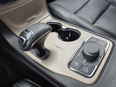 Used 2015 Jeep Grand Cherokee Overland image 13