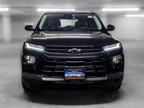 Used 2021 Chevrolet TrailBlazer LS w/ LPO, Blackout Package FWD image 12
