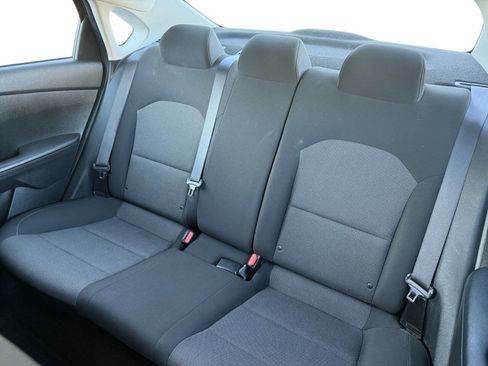 Used 2022 Kia Forte LXS image 9