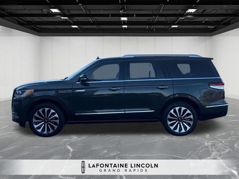 Certified 2023 Lincoln Navigator Reserve AWD/4WD image 2
